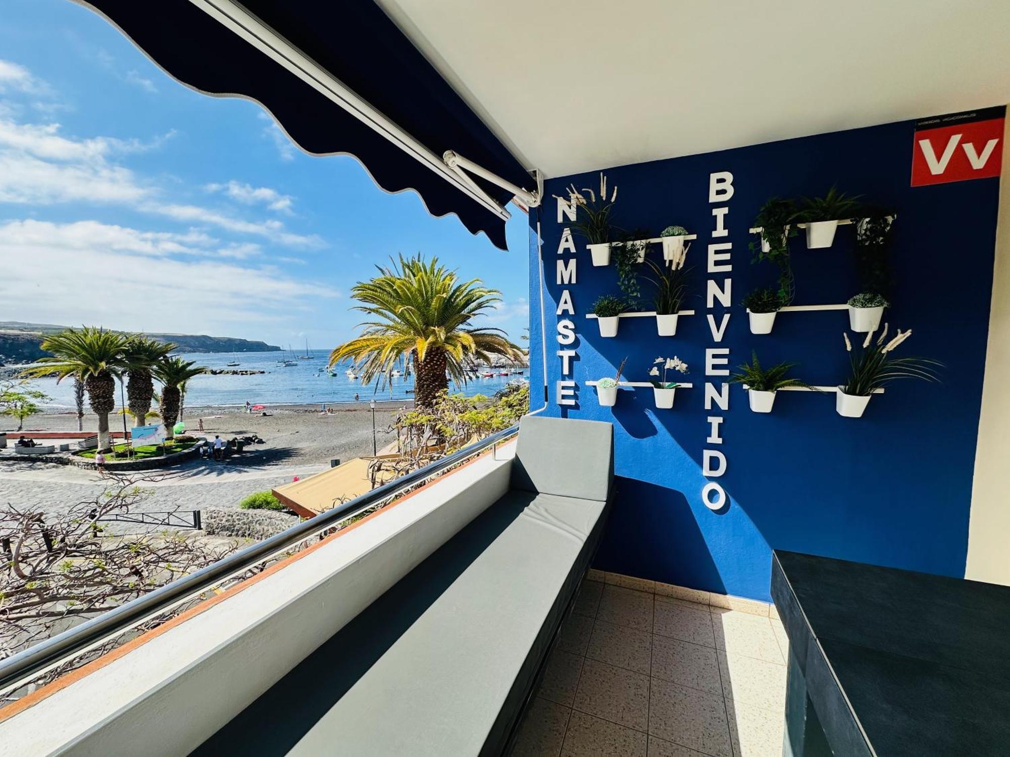 Pambnb - Chic Beachside Apartment Playa San Juan Exterior photo